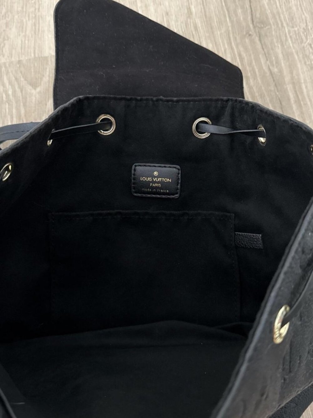 Black Louis Vuitton Montsouris backpack - Picture 4 of 6